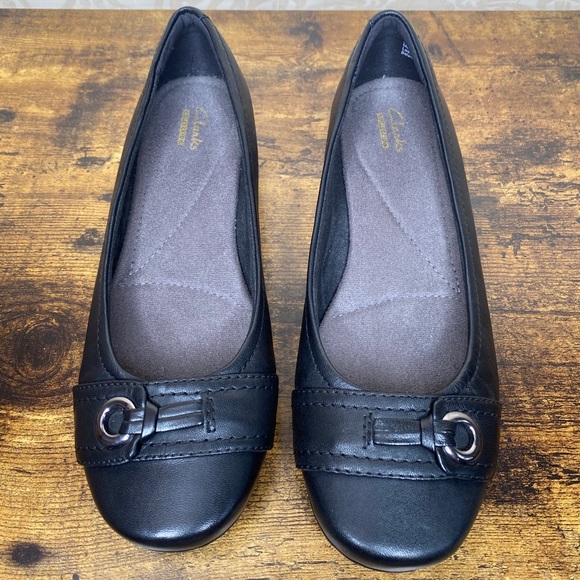 clarks women's propose spire flat